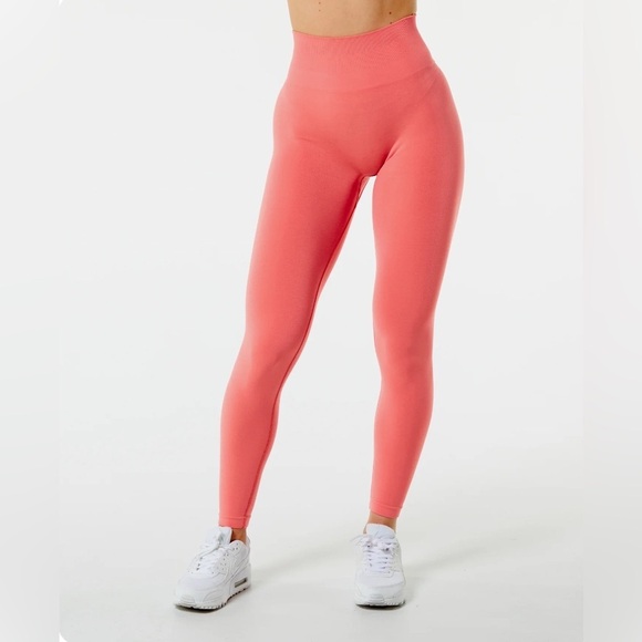 Alphalete Amplify Leggings PIXEL PINK - Picture 2 of 9